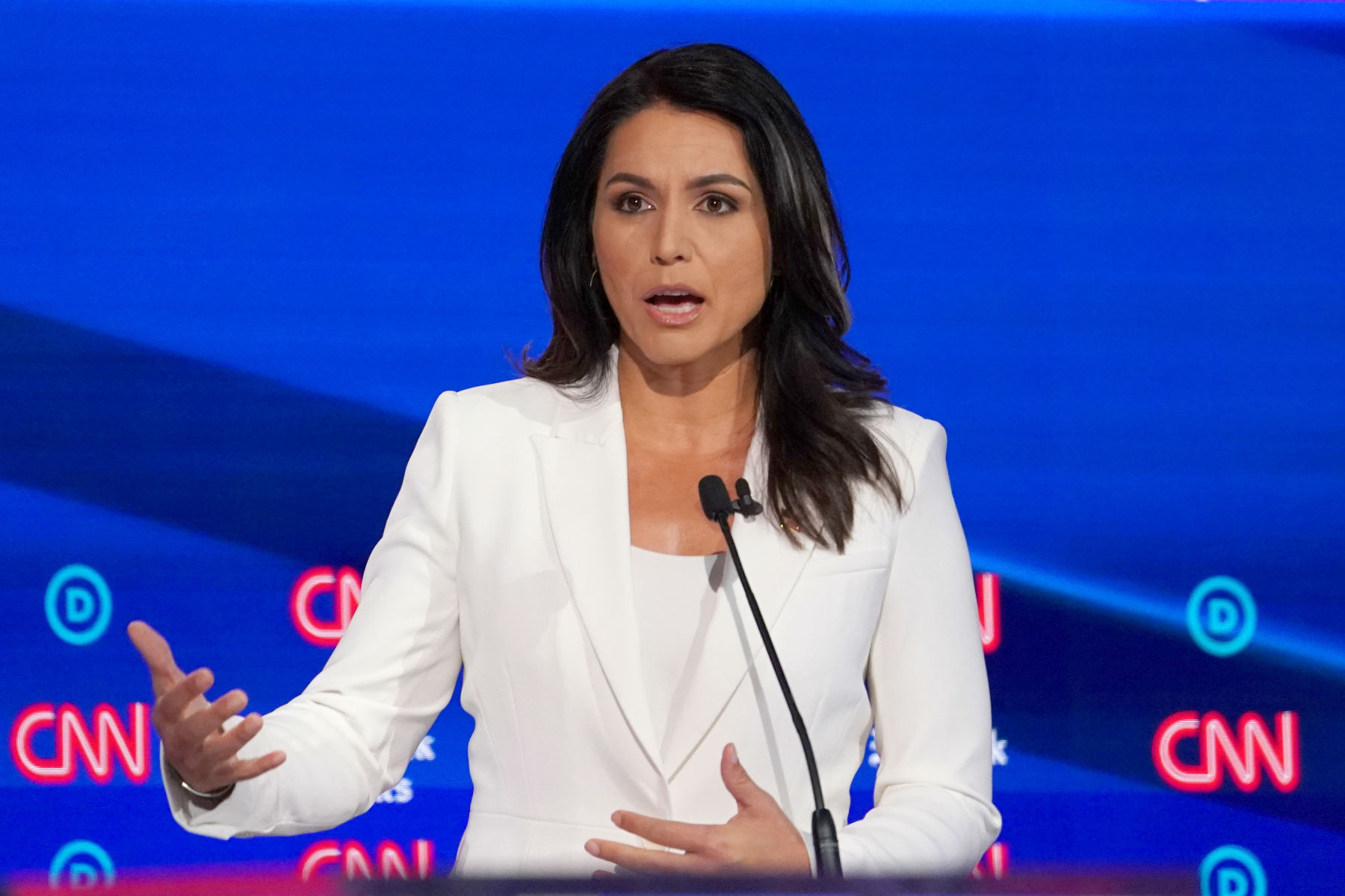 Michael Warren Davis Explains Why Conservatives Have  a Crush on Tulsi Gabbard