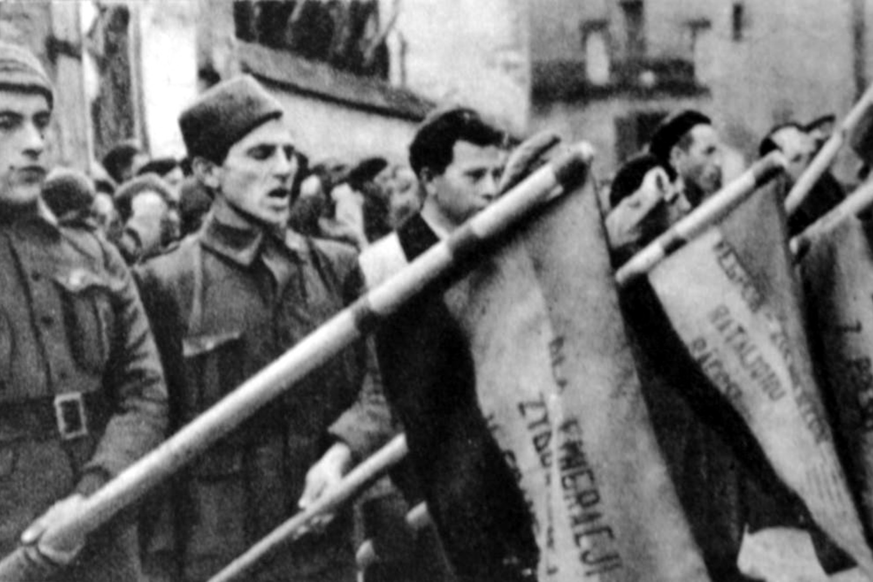 Michael Warren Davis Explains the Parallels Between 2020 America & 1935 Spain