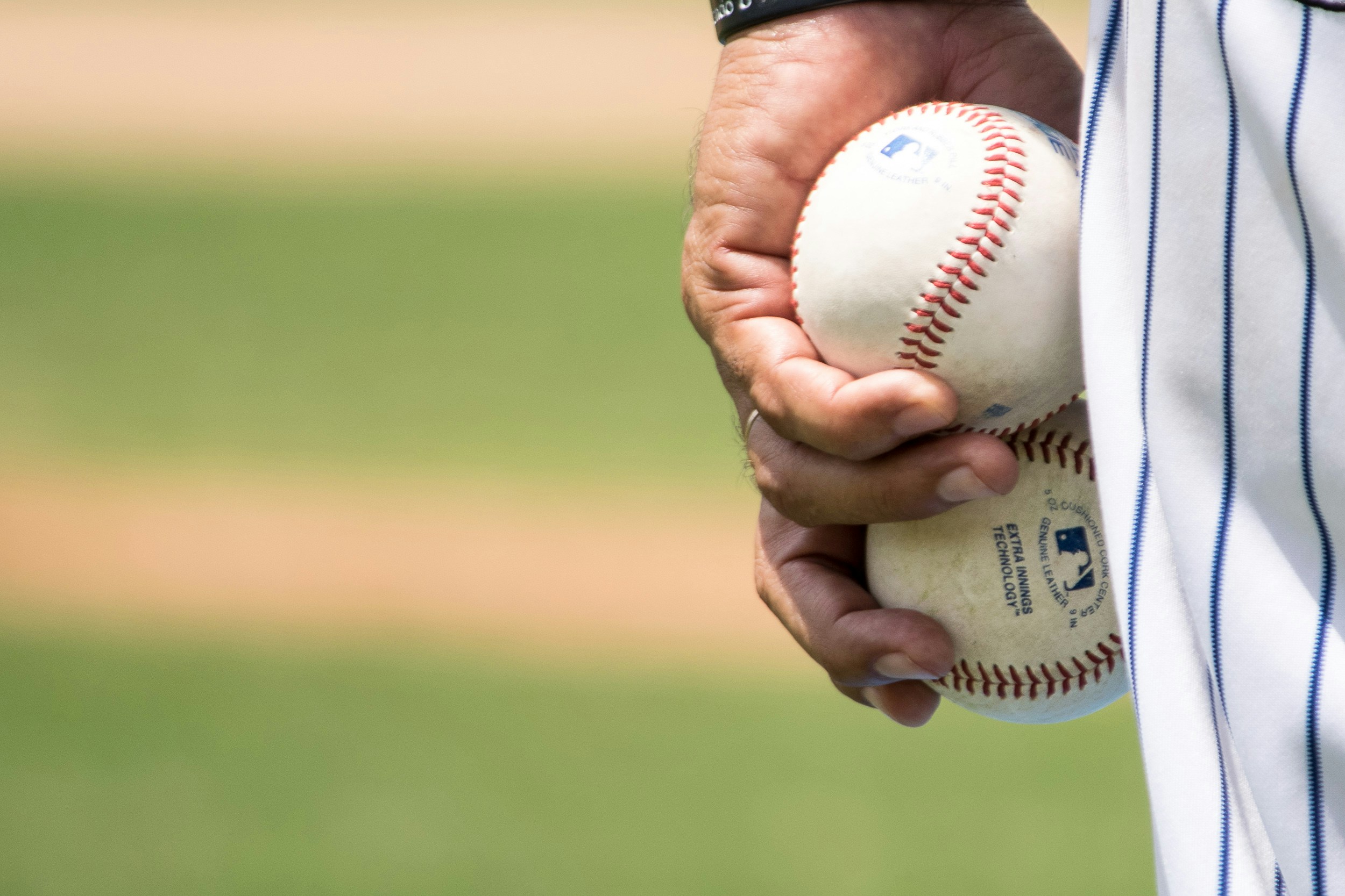 Fmr. pitcher for Cubs & Sox Steve Trout discusses his new book “The Magic Ball”