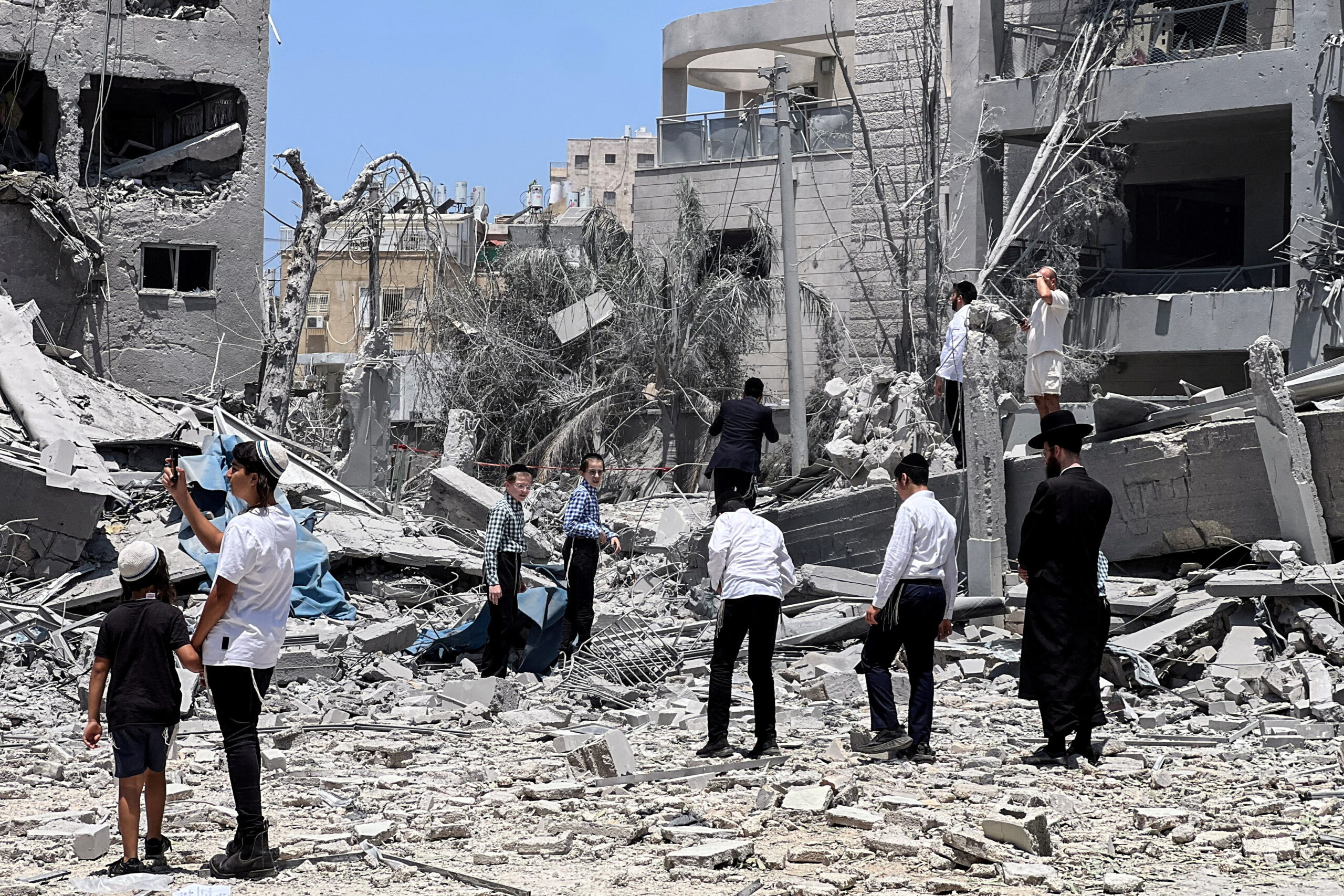Israeli Strikes in Iran Defuse Nuclear Threat, Notch Support from U.S. Analysts