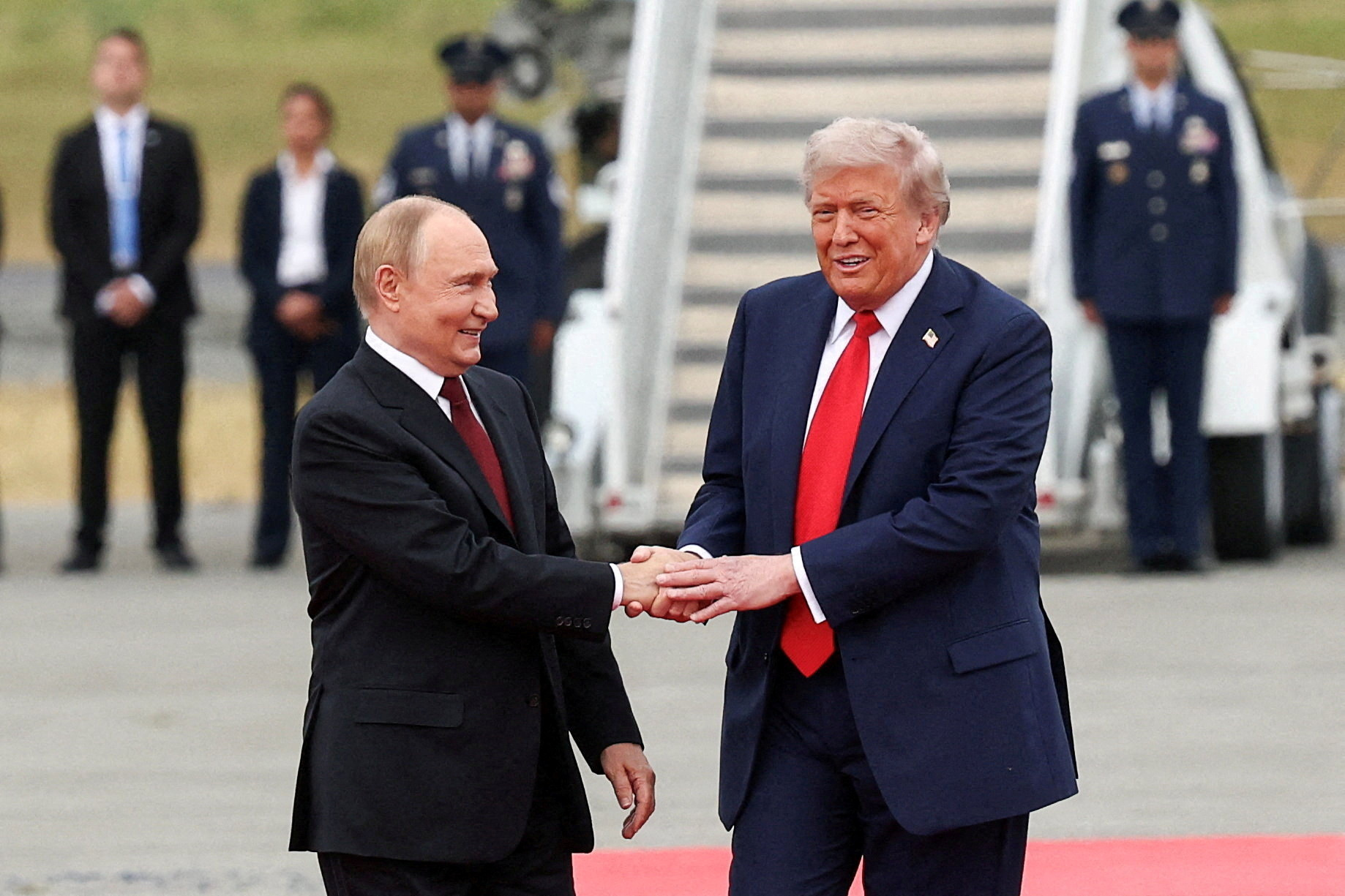 Trump–Putin Summit Sparks Debate Over Optics and Outcomes